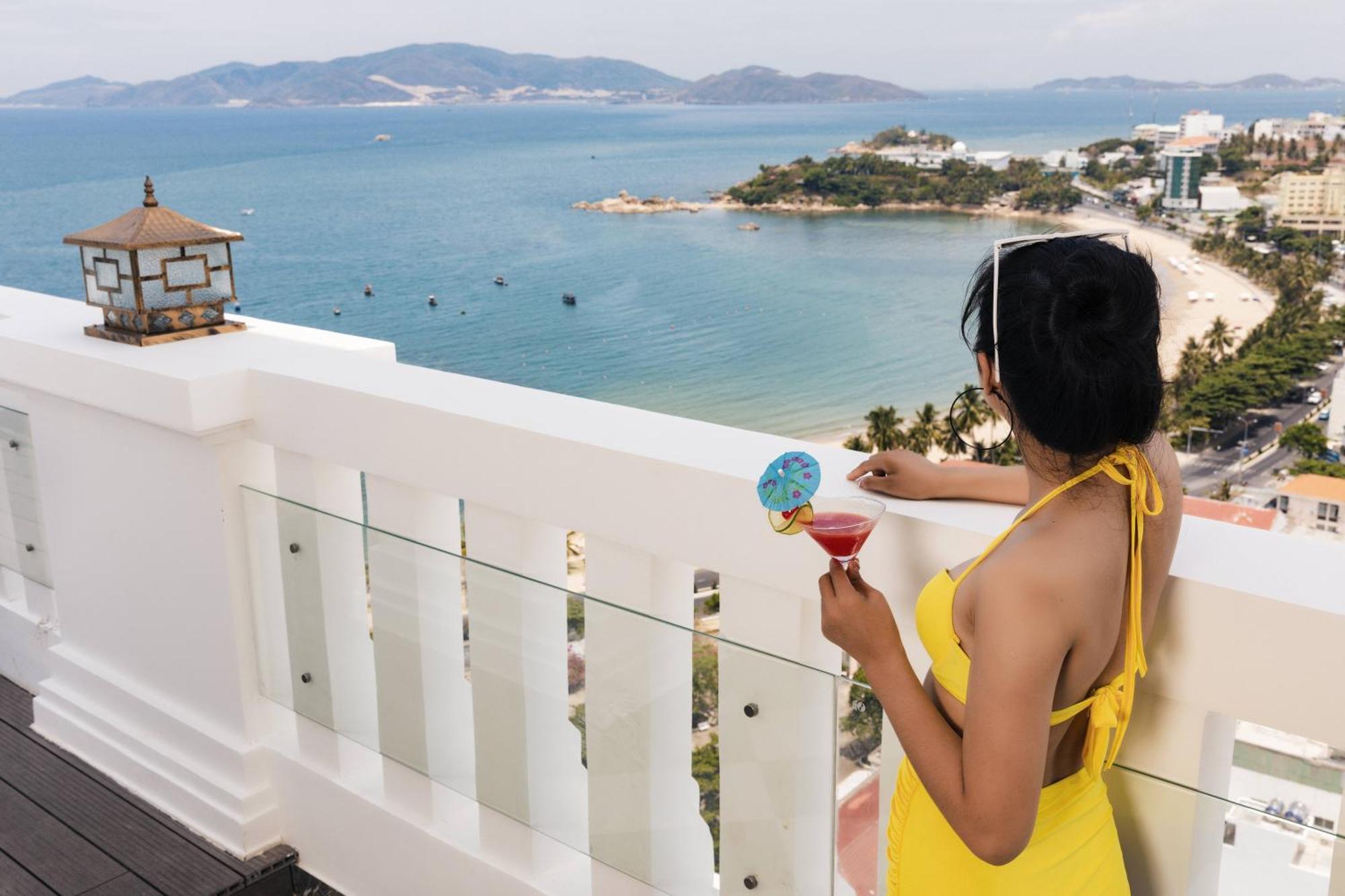 Daphovina Hotel Nha Trang Exterior foto