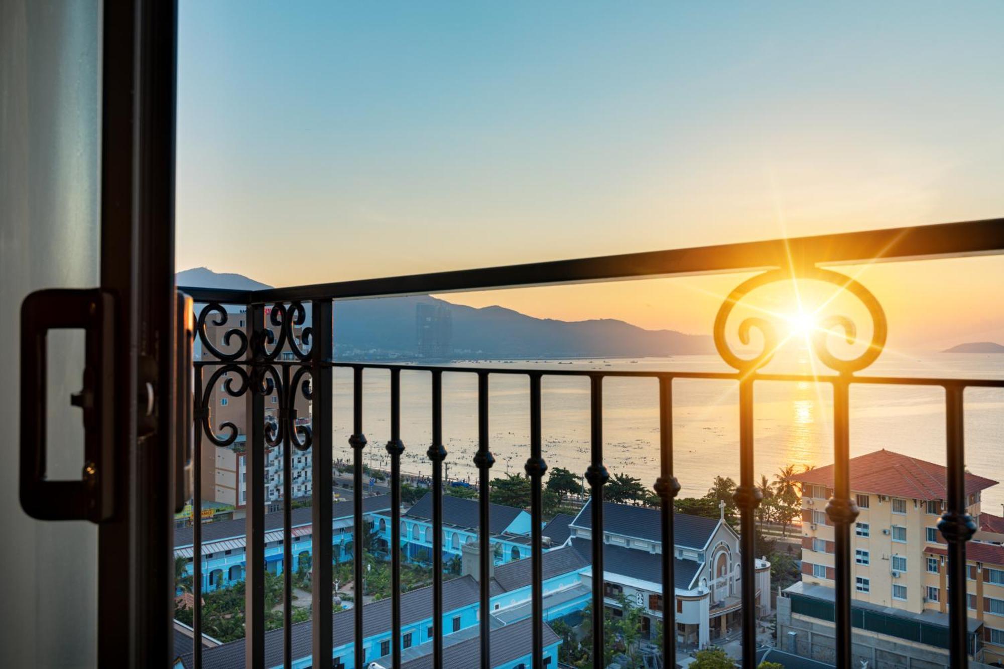 Daphovina Hotel Nha Trang Exterior foto