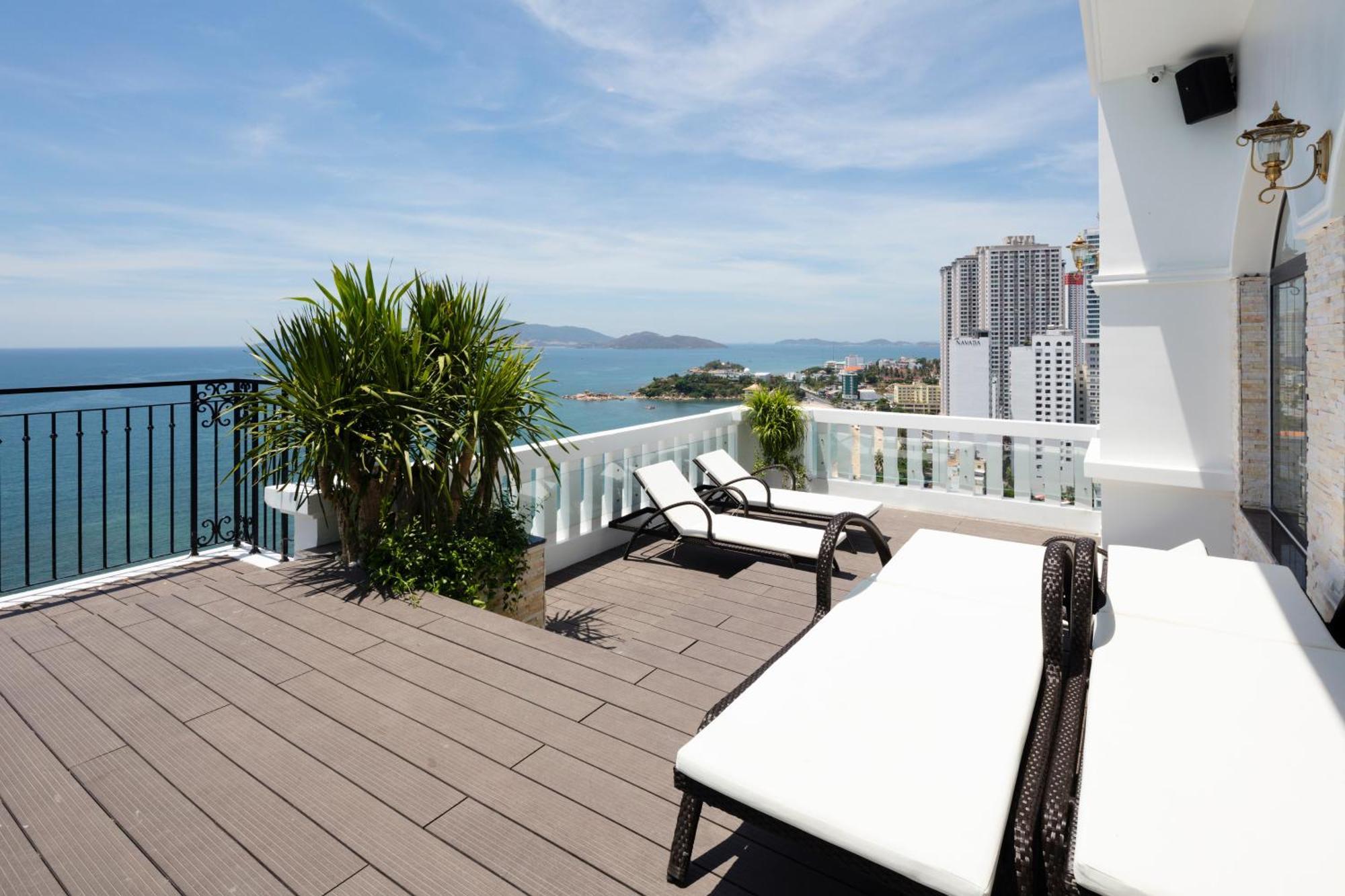Daphovina Hotel Nha Trang Exterior foto